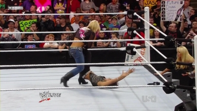 WWE_Raw_10_11_10_Natayla_Michelle_McCool_Layla_Segment_720p_AC3_5_1_x264_mkv_000313279.jpg