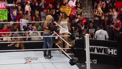 WWE_Raw_10_11_10_Natayla_Michelle_McCool_Layla_Segment_720p_AC3_5_1_x264_mkv_000335001.jpg