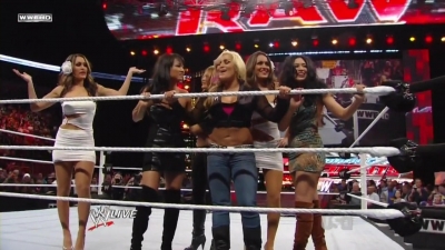 WWE_Raw_10_11_10_Natayla_Michelle_McCool_Layla_Segment_720p_AC3_5_1_x264_mkv_000344910.jpg