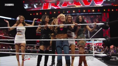 WWE_Raw_10_11_10_Natayla_Michelle_McCool_Layla_Segment_720p_AC3_5_1_x264_mkv_000345511.jpg