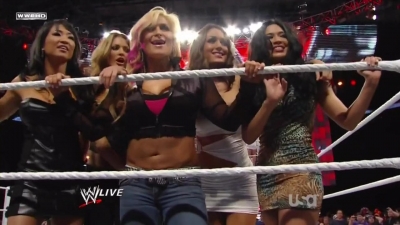 WWE_Raw_10_11_10_Natayla_Michelle_McCool_Layla_Segment_720p_AC3_5_1_x264_mkv_000349949.jpg