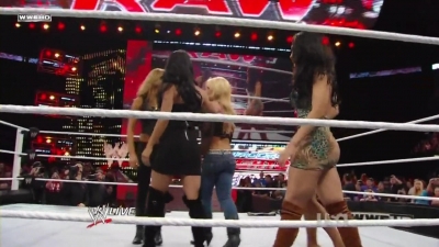 WWE_Raw_10_11_10_Natayla_Michelle_McCool_Layla_Segment_720p_AC3_5_1_x264_mkv_000354620.jpg
