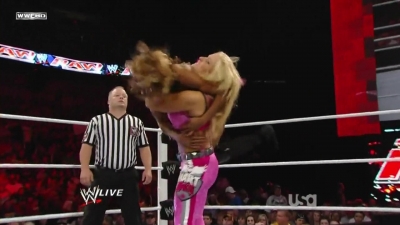WWE_Raw_10_04_10_Natalya_vs_Alicia_Fox_720p_AC3_5_1_x264_mkv_000020052.jpg