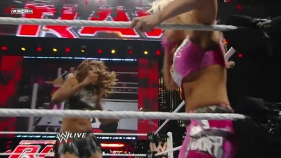 WWE_Raw_10_04_10_Natalya_vs_Alicia_Fox_720p_AC3_5_1_x264_mkv_000026693.jpg