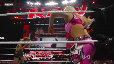 WWE_Raw_10_04_10_Natalya_vs_Alicia_Fox_720p_AC3_5_1_x264_mkv_000027827.jpg
