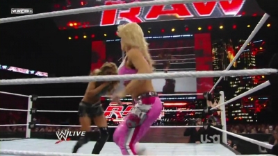 WWE_Raw_10_04_10_Natalya_vs_Alicia_Fox_720p_AC3_5_1_x264_mkv_000028595.jpg