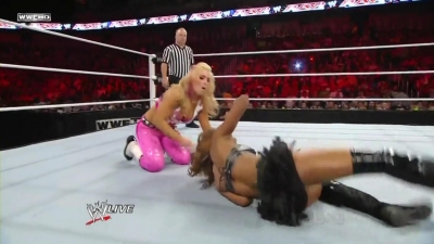 WWE_Raw_10_04_10_Natalya_vs_Alicia_Fox_720p_AC3_5_1_x264_mkv_000030330.jpg