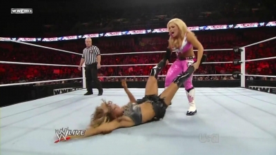 WWE_Raw_10_04_10_Natalya_vs_Alicia_Fox_720p_AC3_5_1_x264_mkv_000034735.jpg