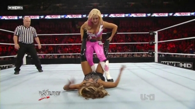 WWE_Raw_10_04_10_Natalya_vs_Alicia_Fox_720p_AC3_5_1_x264_mkv_000036436.jpg