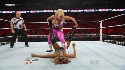 WWE_Raw_10_04_10_Natalya_vs_Alicia_Fox_720p_AC3_5_1_x264_mkv_000037004.jpg
