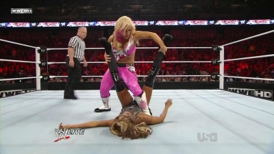 WWE_Raw_10_04_10_Natalya_vs_Alicia_Fox_720p_AC3_5_1_x264_mkv_000037570.jpg