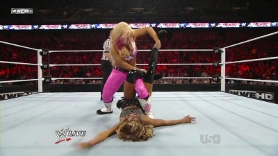 WWE_Raw_10_04_10_Natalya_vs_Alicia_Fox_720p_AC3_5_1_x264_mkv_000038037.jpg