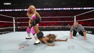 WWE_Raw_10_04_10_Natalya_vs_Alicia_Fox_720p_AC3_5_1_x264_mkv_000041808.jpg