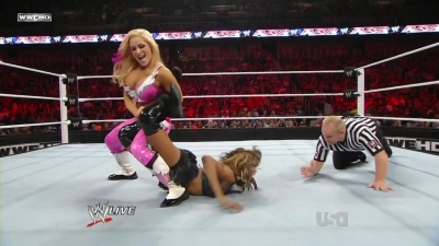 WWE_Raw_10_04_10_Natalya_vs_Alicia_Fox_720p_AC3_5_1_x264_mkv_000042842.jpg