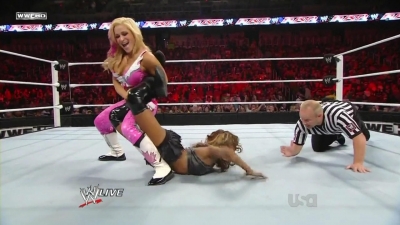 WWE_Raw_10_04_10_Natalya_vs_Alicia_Fox_720p_AC3_5_1_x264_mkv_000043409.jpg