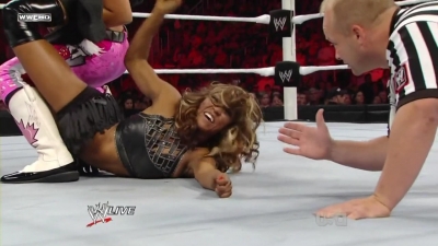 WWE_Raw_10_04_10_Natalya_vs_Alicia_Fox_720p_AC3_5_1_x264_mkv_000045478.jpg