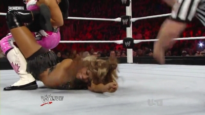 WWE_Raw_10_04_10_Natalya_vs_Alicia_Fox_720p_AC3_5_1_x264_mkv_000046279.jpg