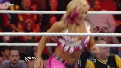 WWE_Raw_10_04_10_Natalya_vs_Alicia_Fox_720p_AC3_5_1_x264_mkv_000055922.jpg