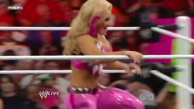 WWE_Raw_10_04_10_Natalya_vs_Alicia_Fox_720p_AC3_5_1_x264_mkv_000056990.jpg