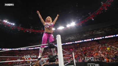 WWE_Raw_10_04_10_Natalya_vs_Alicia_Fox_720p_AC3_5_1_x264_mkv_000060793.jpg