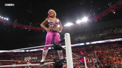 WWE_Raw_10_04_10_Natalya_vs_Alicia_Fox_720p_AC3_5_1_x264_mkv_000066098.jpg