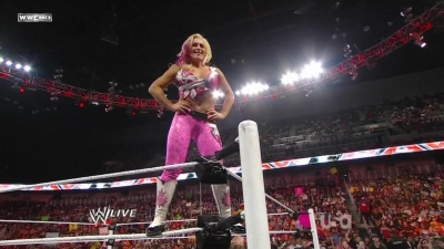 WWE_Raw_10_04_10_Natalya_vs_Alicia_Fox_720p_AC3_5_1_x264_mkv_000066666.jpg