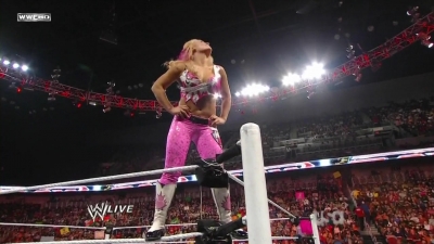 WWE_Raw_10_04_10_Natalya_vs_Alicia_Fox_720p_AC3_5_1_x264_mkv_000067834.jpg