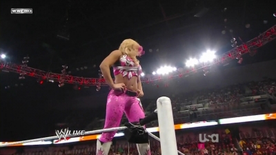 WWE_Raw_10_04_10_Natalya_vs_Alicia_Fox_720p_AC3_5_1_x264_mkv_000070003.jpg