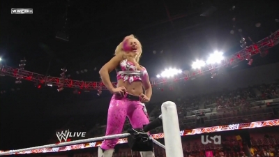 WWE_Raw_10_04_10_Natalya_vs_Alicia_Fox_720p_AC3_5_1_x264_mkv_000070603.jpg