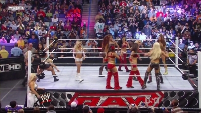 WWE_Raw_12_13_10_Diva_Battle_Royal_720p_AC3_5_1_x264_mkv_000110577.jpg