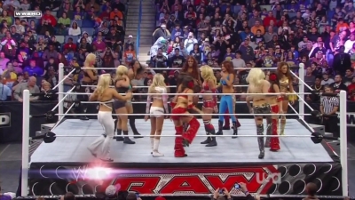 WWE_Raw_12_13_10_Diva_Battle_Royal_720p_AC3_5_1_x264_mkv_000113046.jpg