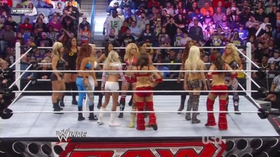 WWE_Raw_12_13_10_Diva_Battle_Royal_720p_AC3_5_1_x264_mkv_000121254.jpg