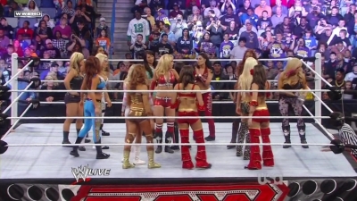 WWE_Raw_12_13_10_Diva_Battle_Royal_720p_AC3_5_1_x264_mkv_000122956.jpg