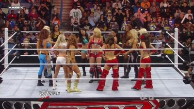 WWE_Raw_12_13_10_Diva_Battle_Royal_720p_AC3_5_1_x264_mkv_000126359.jpg