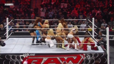 WWE_Raw_12_13_10_Diva_Battle_Royal_720p_AC3_5_1_x264_mkv_000145344.jpg