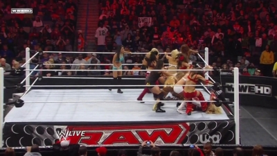 WWE_Raw_12_13_10_Diva_Battle_Royal_720p_AC3_5_1_x264_mkv_000156989.jpg