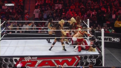 WWE_Raw_12_13_10_Diva_Battle_Royal_720p_AC3_5_1_x264_mkv_000157623.jpg