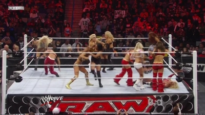 WWE_Raw_12_13_10_Diva_Battle_Royal_720p_AC3_5_1_x264_mkv_000163296.jpg