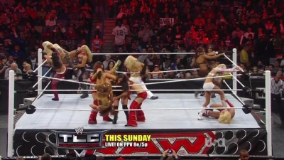 WWE_Raw_12_13_10_Diva_Battle_Royal_720p_AC3_5_1_x264_mkv_000170871.jpg