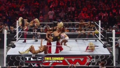 WWE_Raw_12_13_10_Diva_Battle_Royal_720p_AC3_5_1_x264_mkv_000173240.jpg