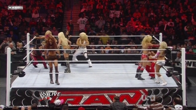 WWE_Raw_12_13_10_Diva_Battle_Royal_720p_AC3_5_1_x264_mkv_000191090.jpg