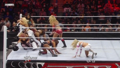WWE_Raw_12_13_10_Diva_Battle_Royal_720p_AC3_5_1_x264_mkv_000226559.jpg