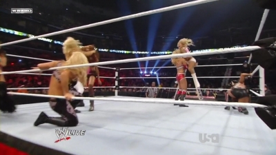 WWE_Raw_12_13_10_Diva_Battle_Royal_720p_AC3_5_1_x264_mkv_000231831.jpg