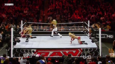 WWE_Raw_12_13_10_Diva_Battle_Royal_720p_AC3_5_1_x264_mkv_000248448.jpg