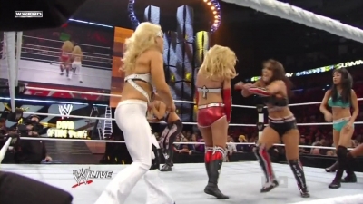WWE_Raw_12_13_10_Diva_Battle_Royal_720p_AC3_5_1_x264_mkv_000283383.jpg