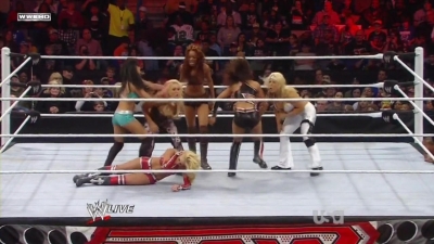 WWE_Raw_12_13_10_Diva_Battle_Royal_720p_AC3_5_1_x264_mkv_000290090.jpg