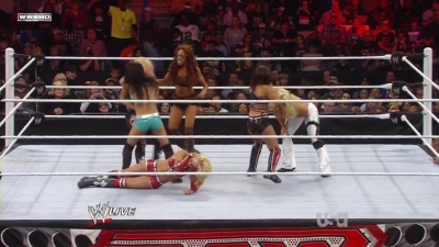 WWE_Raw_12_13_10_Diva_Battle_Royal_720p_AC3_5_1_x264_mkv_000290624.jpg