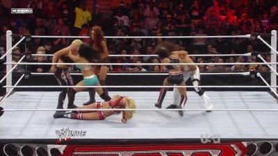 WWE_Raw_12_13_10_Diva_Battle_Royal_720p_AC3_5_1_x264_mkv_000291224.jpg