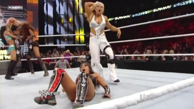 WWE_Raw_12_13_10_Diva_Battle_Royal_720p_AC3_5_1_x264_mkv_000300032.jpg