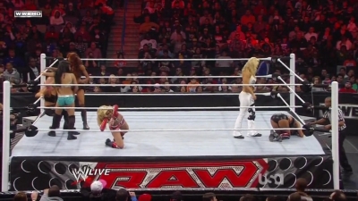 WWE_Raw_12_13_10_Diva_Battle_Royal_720p_AC3_5_1_x264_mkv_000308308.jpg